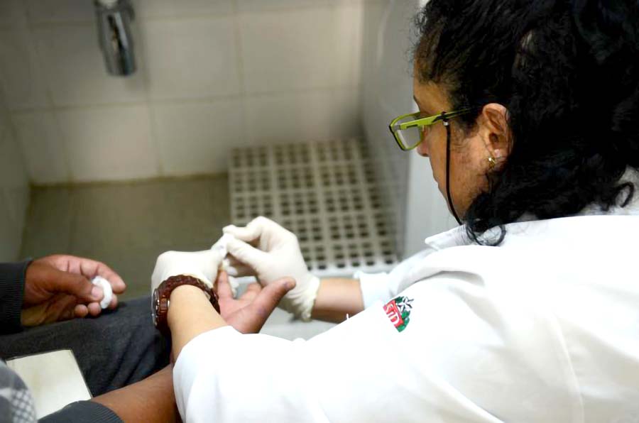 Teste para diagnóstico de hepatite B — Rovena Rosa/Agência Brasil